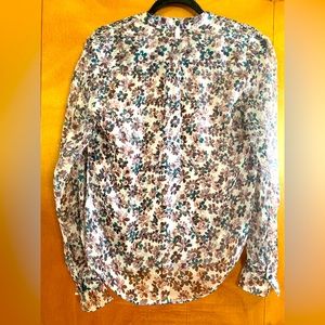 Womens long sleeve button down shirt Gently Used